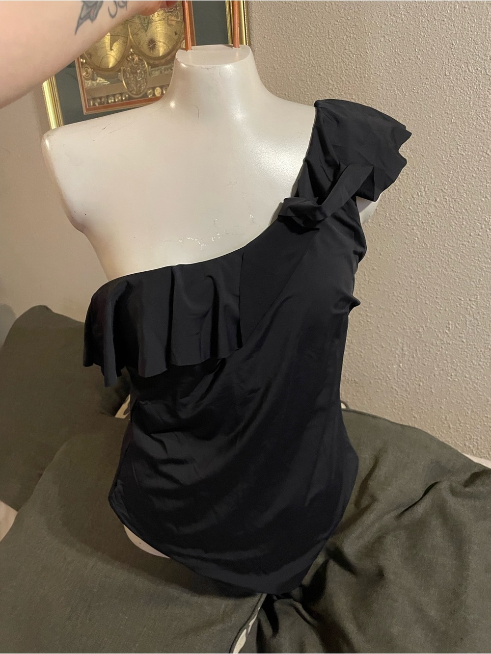 Asymmetric One-Shoulder Black Ruffle bathing suit